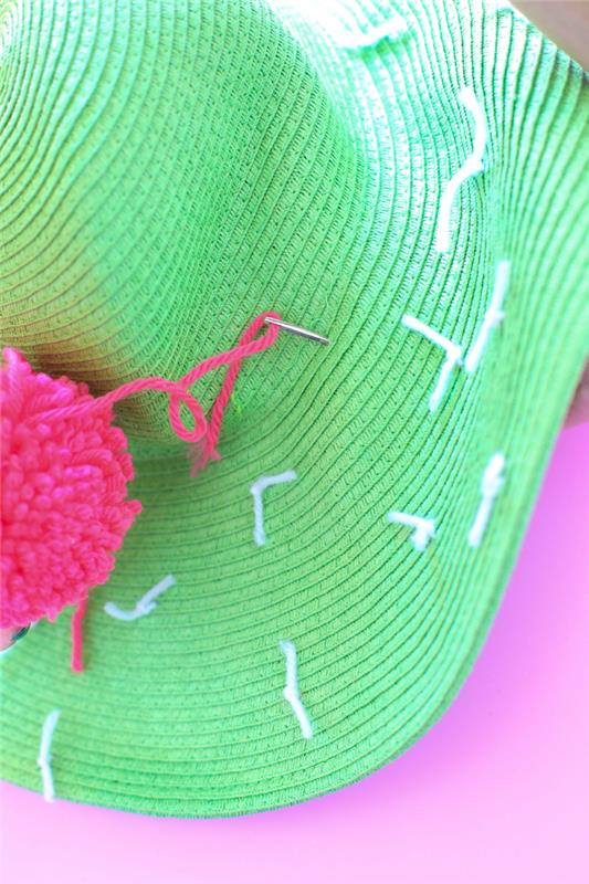 قبعة خضراء ، بوم بوم ، غزل وردي وأبيض ، هدايا الذكرى السنوية له ، خلفية وردية