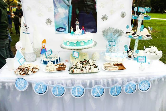 födelsedag-tårta-för-din-flicka-med-elsa-frysta-födelsedag-tårta-dekorationer-tema-dekoration