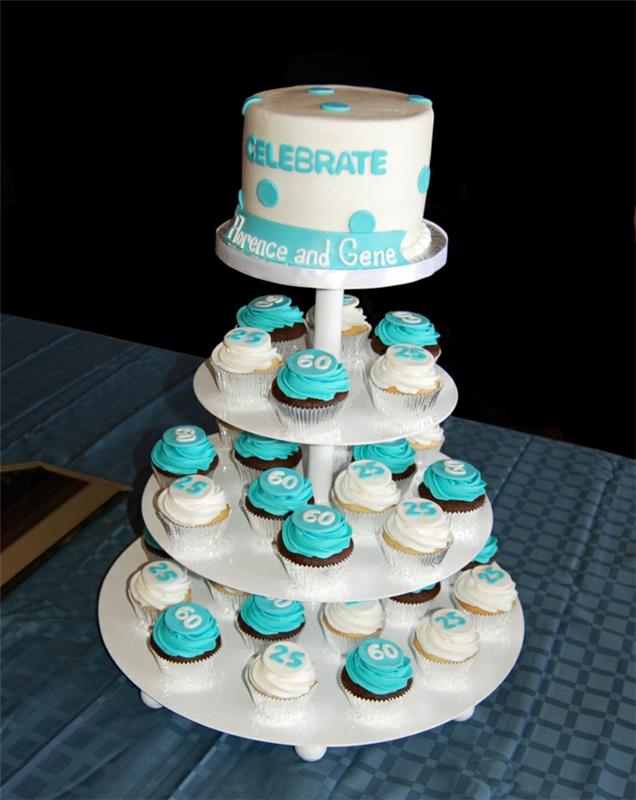 nádherný stojan na biele torty, biele a modré polevy, personalizovaná narodeninová torta