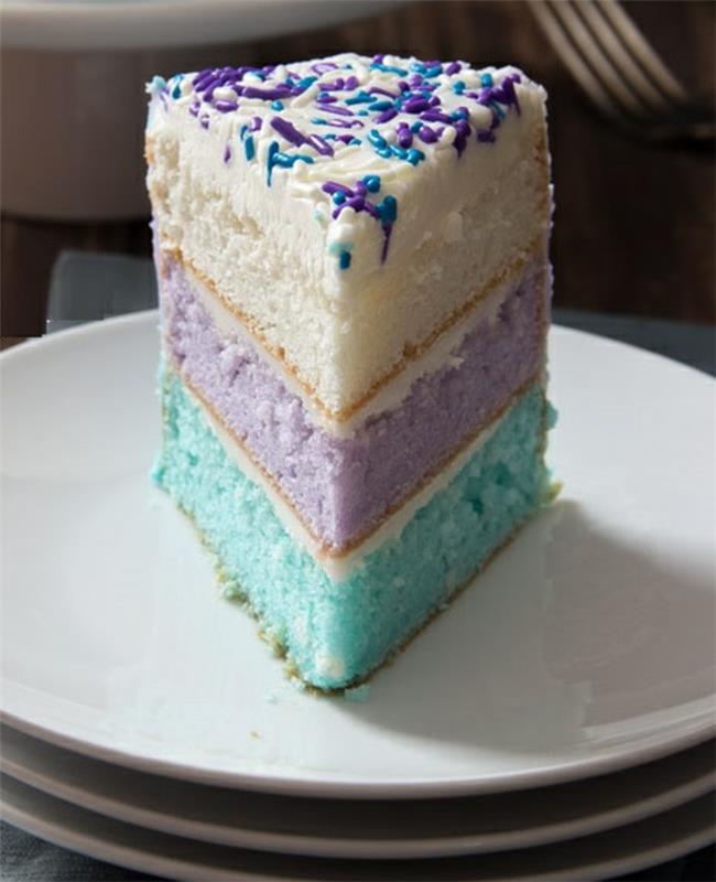 Frozen-cake-photo-on-cake-elsa-and-anna-sugar-deg-figurine-tricolor