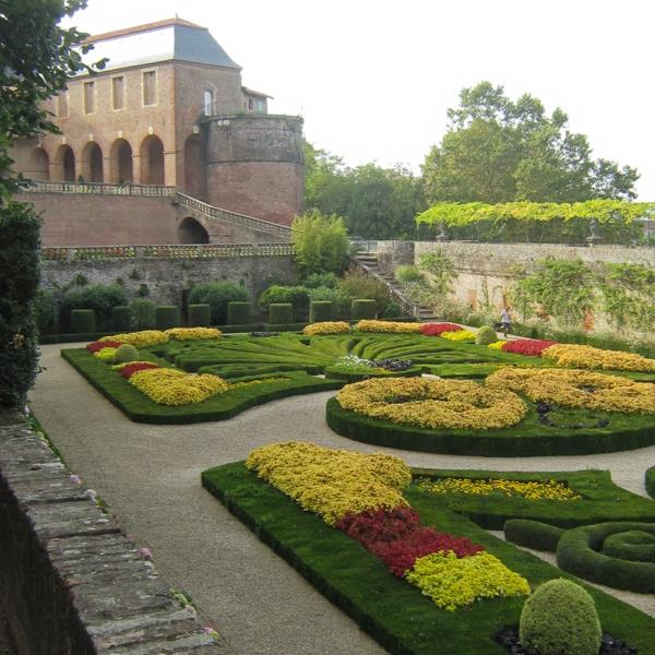 harmónia kvetov a zimostrázu palis-de-la-berbie-a-albi