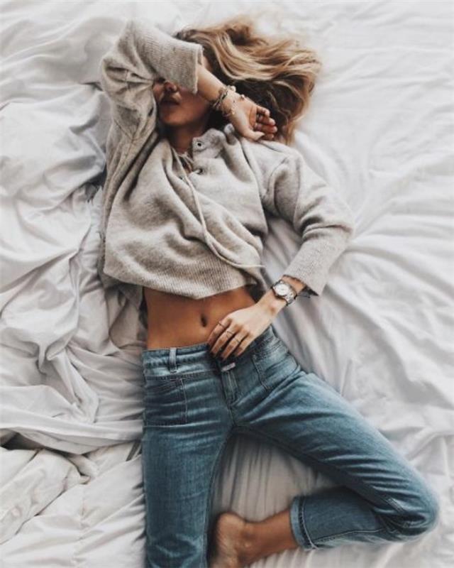 homewear-donna-jeans-vintage-stile-maglione-grigio-morbido-letto-grande-donna