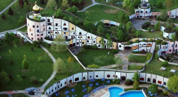 hundertwasser-architecture-resort-bad-blumau-austria