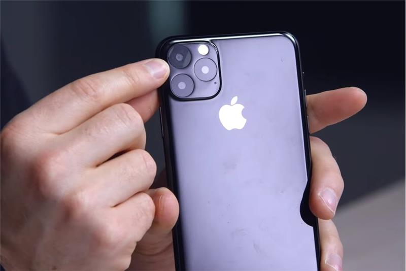 iPhone 11 bude mať tri zadné fotoaparáty vrátane širokouhlého objektívu