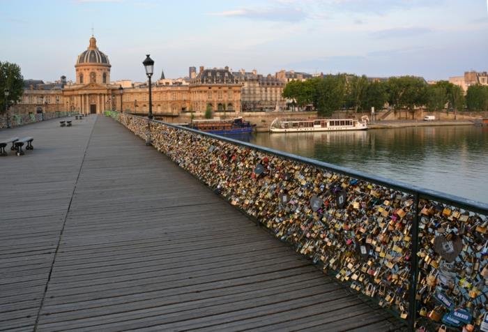 idea-romanticka-jazda-paris-bike-jazda-pariz-krasa-cadenas-sur-la-seine-ponte