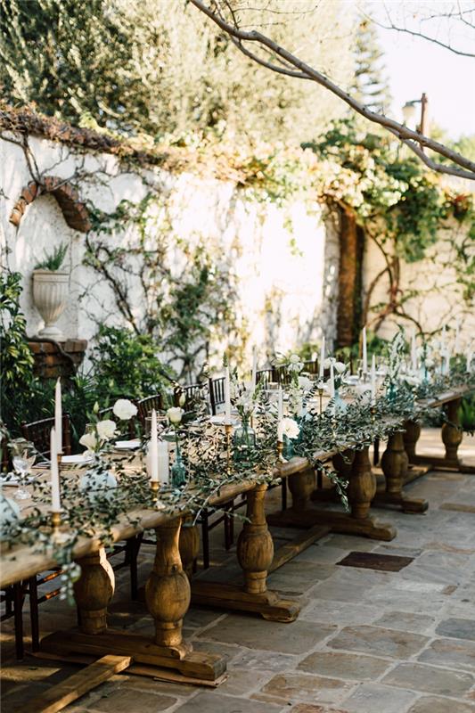 Utomhus långt bord dekoration rustikt dop, bröllop tema skönhet blommor