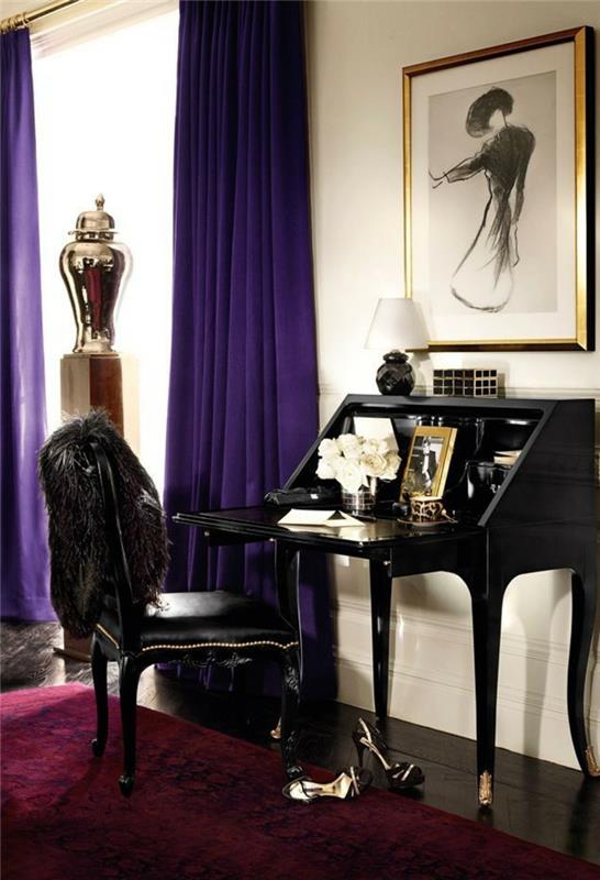 boudoir sovrum, vinröd matta, svart läderstol, svart sminkhörna, guldram, vita väggar