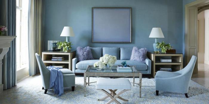 dekoration-idé-ditt-vardagsrum-blå-lila-blommor-vas