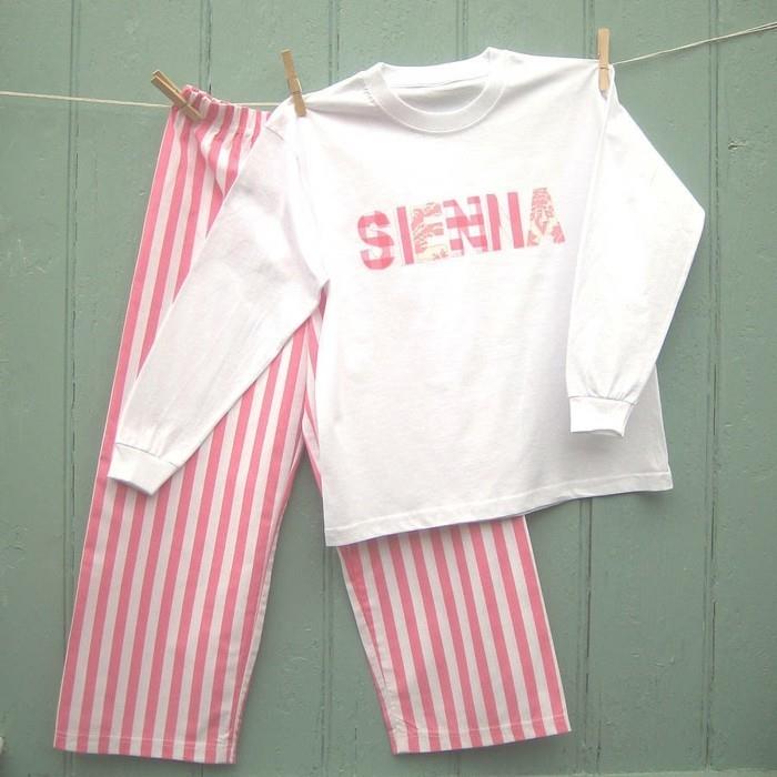 nápad-čo-chlapec-pyžamo-vyber-pyžamo-pruhované pyžamo