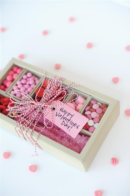 valentín prekvapenie nápad box sladkosti gurmán prekvapenie darček pre neho reťazec štítok láska