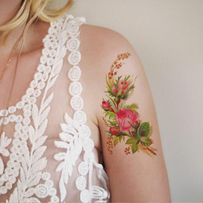 Ženské tetovanie na predlaktí efemérne tetovanie pivonka kytica