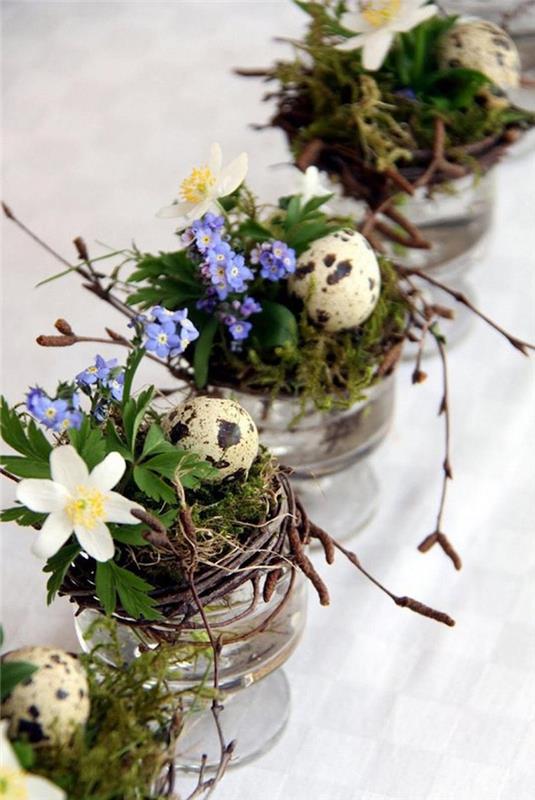 Veľkonočné aktivity Veľkonočné dekorácie Jednoduché veľkonočné dekorácie Sklenená váza s vajíčkami a zelenou