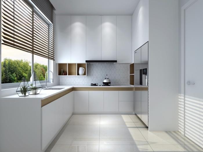 moderný biely model kuchyne, príklad rozloženia kuchyne v tvare L s veľkým oknom, nápad na nábytok bez úchytiek