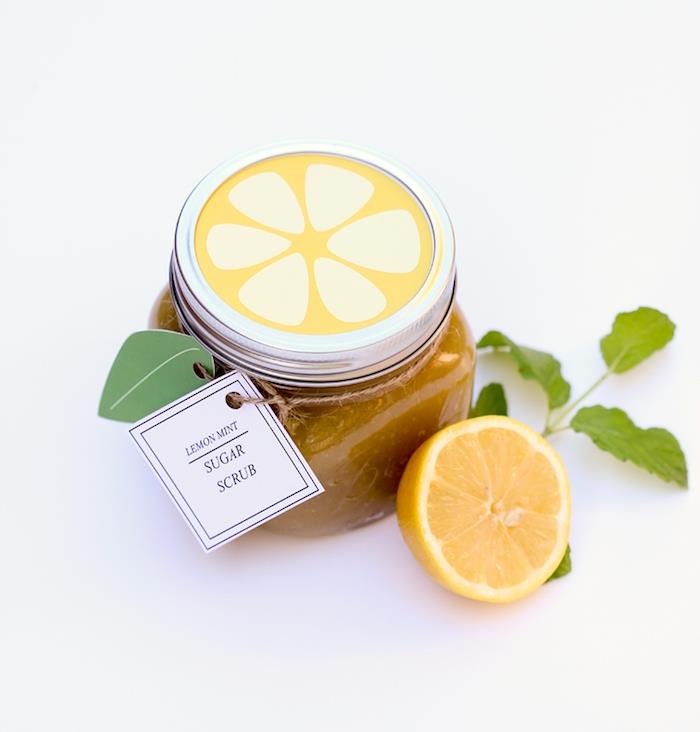 ako vyrobiť domáci peeling z cukru, mäty a citrónu, nápad, ako si vyrobiť vlastné prírodné kozmetické výrobky