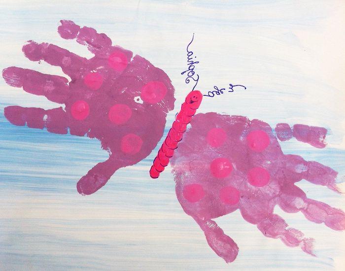 fjäril idé i rosa färg handavtryck lätt måla dagis målning aktivitet