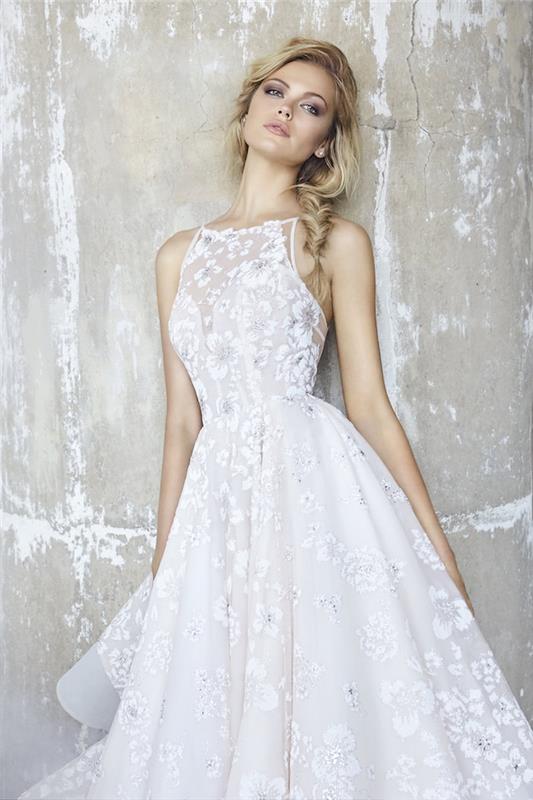 rustikálne elegantné svadobné šaty s vintage sukňou a transparentným topom s okrúhlym výstrihom, odhalenými ramenami