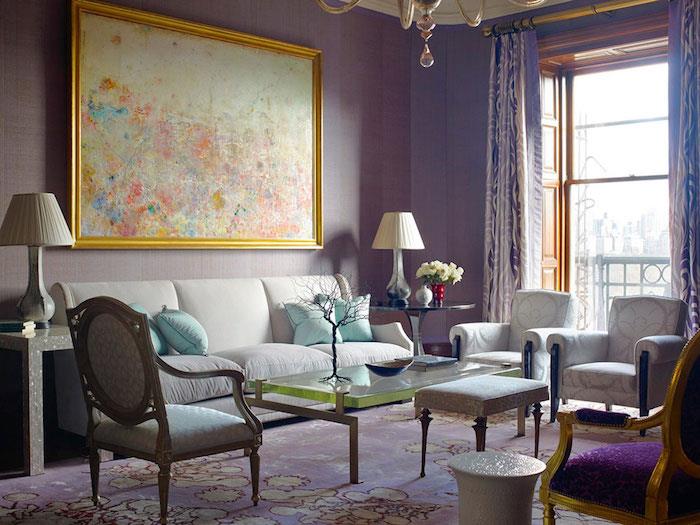 vintage fialová výzdoba obývačky, dekorácia v teplých farbách do retro obývačky