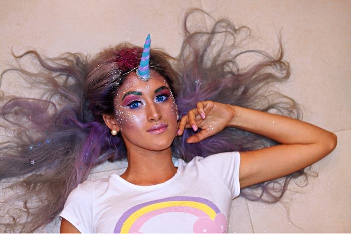 unicorn look glödande hudmakeup, enhörningssmink med iriserande rodnad och strass