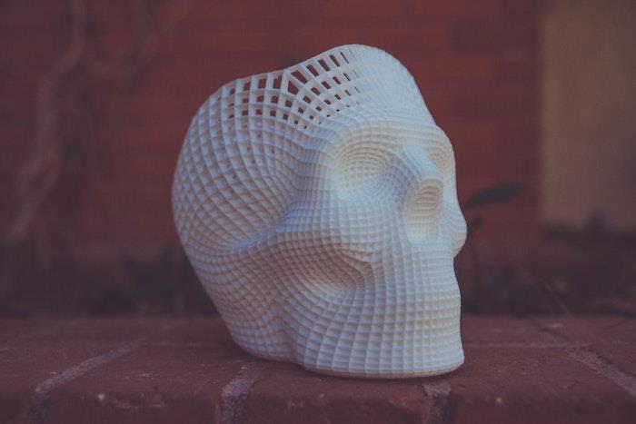 Konst med 3d -skrivare, vit filamentskalle, 3d -objektlinjebegäran