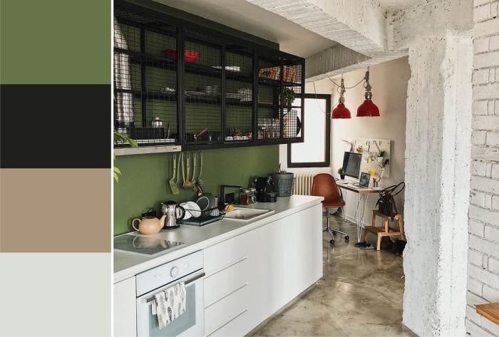 فكرة طلاء أخضر زيتوني لمطبخ حديث ، تصميم مطبخ بطول مع أثاث بدون مقابض