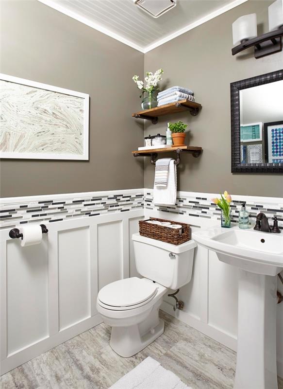 aká trendová farba toalety, model miestnosti vyzdobený v bielej a tmavošedej farbe s tmavým drevom a čiernymi predmetmi