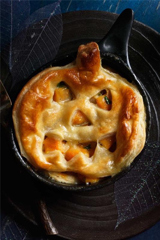 nápad na halloweenske jedlo quiche v tvare tekvice v rúre lahodný vstup