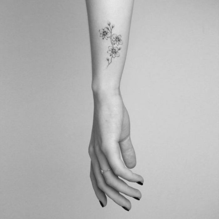 Jednoduché tetovanie, tetovanie sull'avambraccio, tetovanie