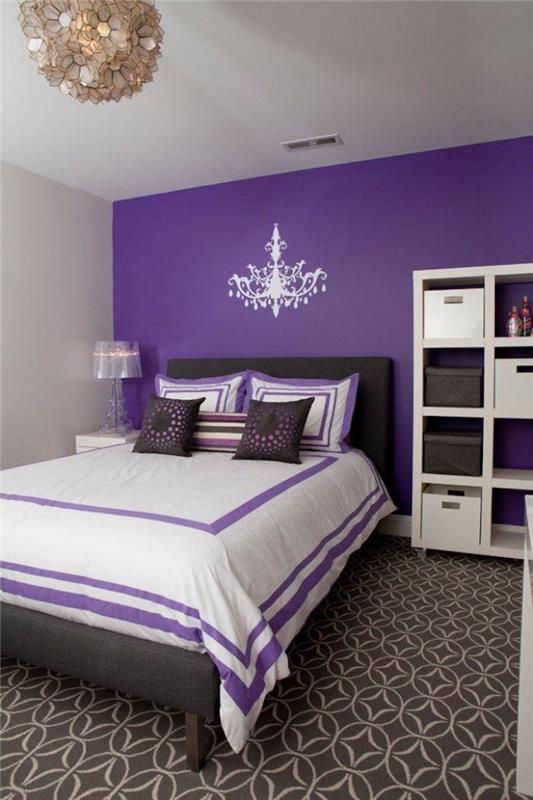 farebné nápady pre spálňu, vymaľujte spálňu purpurovo, kombinujte bielu a fialovú pre spálňu