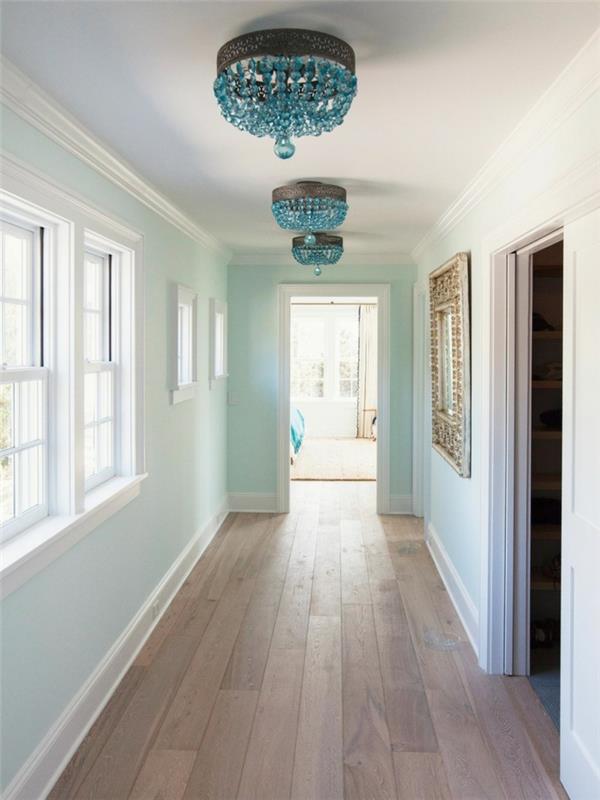 illuminazione-corridoio-particolare-pavimento-parkett-legno-chiaro-lampade-blu-kristallo-specchio