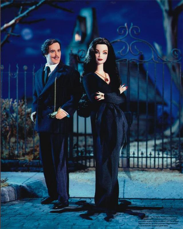 Hur man klär upp årets idé om morticia från adams -familjens dockor idé docka morticia