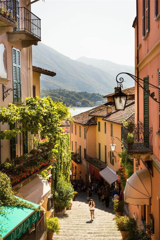 italy-bellagio-travel-street