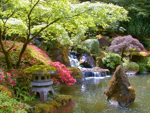 Japonská záhrada s bazénom
