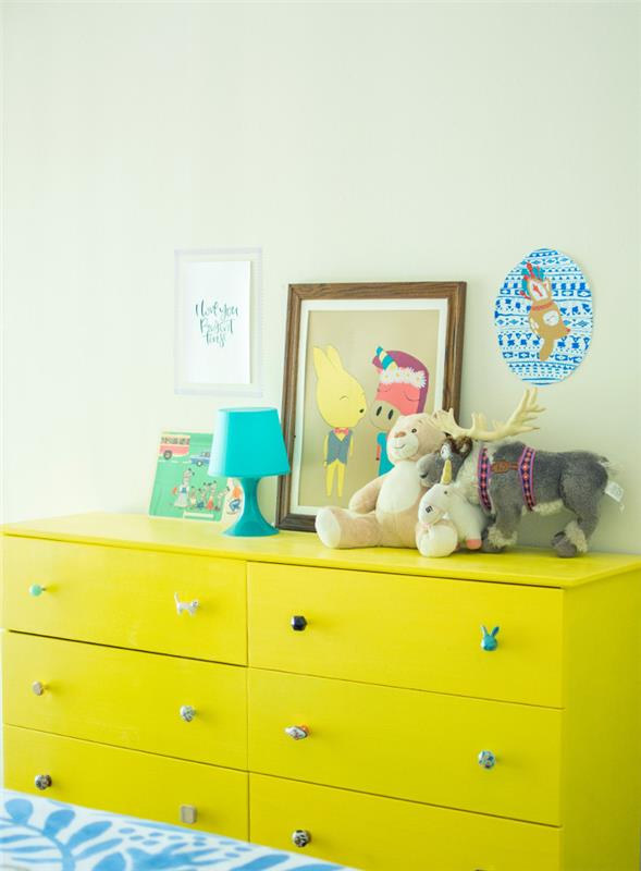 Žltá komoda do detskej izby, skvelý nápad vymaľovať drevenú skrinku, premaľovať drevenú skrinku