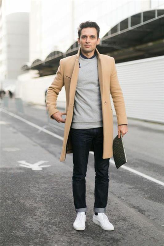pekny-dlhy-kabat-man-kabat-man-zara-camel-coat-man-so sivou blúzkou a béžovým kabátom