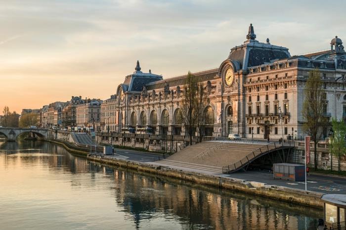 pekná prechádzka v Paríži