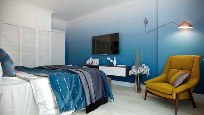 غرفة نوم بيضاء وزرقاء ، غرفة نوم حديثة للبالغين ، كرسي بذراعين بلون الخردل ، مصباح صناعي