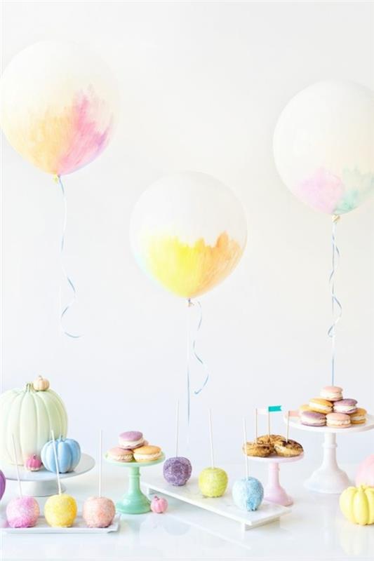 hur man dekorerar en baby shower girl, ballonger målade i pastellfärger