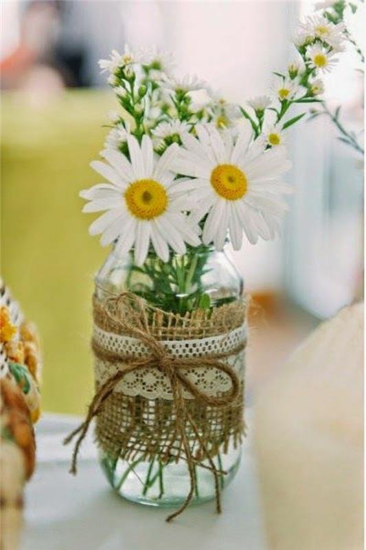 vacker-dekoration-med-blommor-cylindrisk-vas-glas-transparent-glas-boll-vas