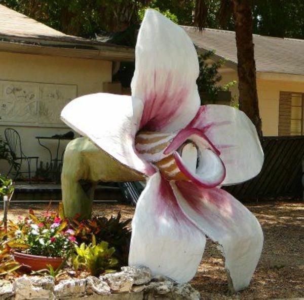 pretty-flower-big-figure-for-the-garden