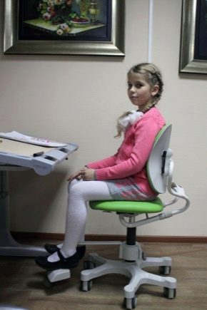 Πώς να επιλέξετε μια παιδική καρέκλα ρυθμιζόμενου ύψους;