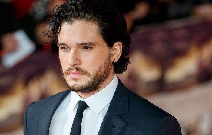Sedan han presenterade sin karaktär som Jon Snow har Kit Harington utvecklat en psykologisk sårbarhet på grund av stressen som framkallats av framgången med Game Of Thrones -serien.
