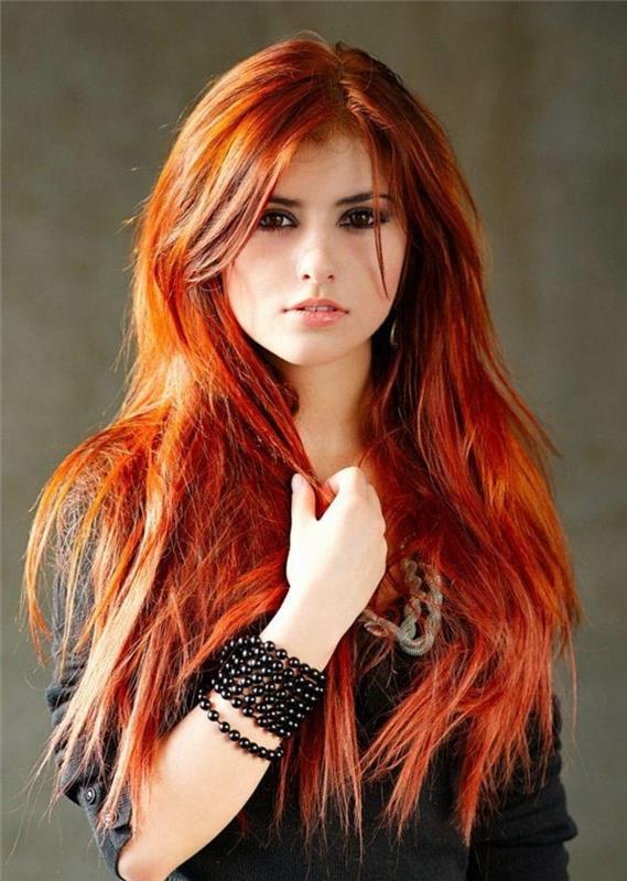 لون الشعر أحمر أي الظل لاختيار بارد