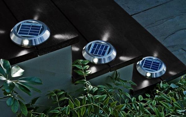 solárne záhradné žiarovky-ploché-žiarovky-na-schody