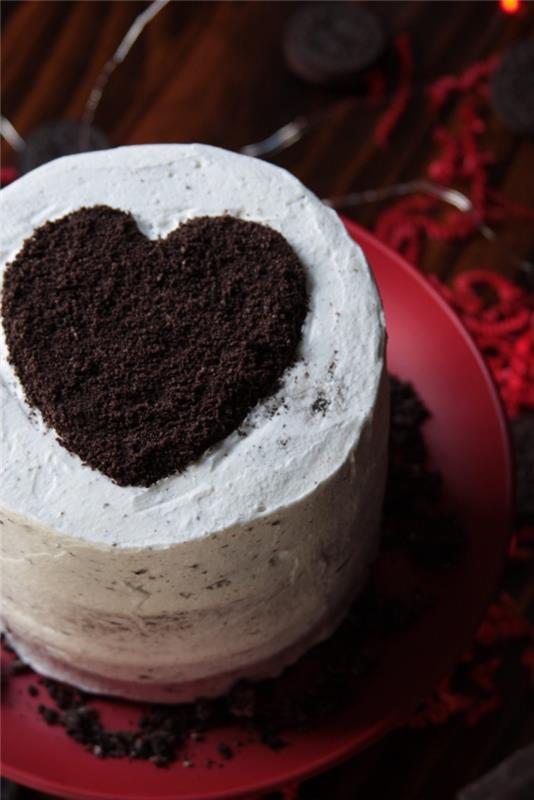 jednoduchý recept na valentínsky koláč s piškótami fromage blanc a tmavou čokoládou, šablóna tortového koláča