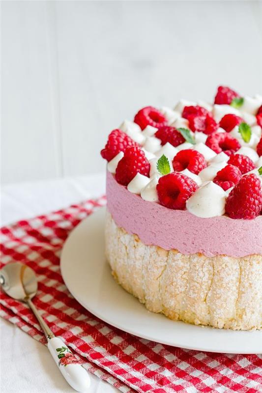födelsedag-tårta-idé-jordgubbe-födelsedag-tårta