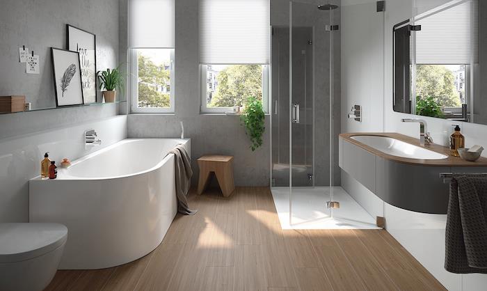 príklad kúpeľne so sivými stenami a béžovou parketovou podlahou, rekonštrukcia kúpeľne s talianskou sprchou