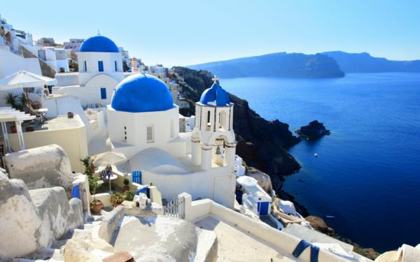 the-Holidays-in-Santorini-Greece-Egejské more-the-sun-sea-day