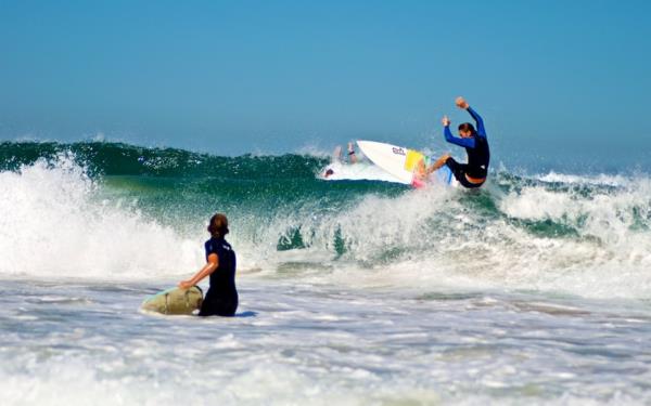 the-great-wave-of-the-ocean-France-Biarritz