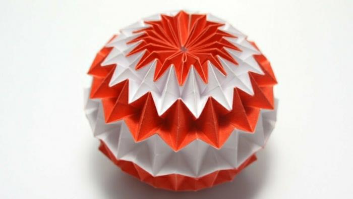 najlepsie-origami-figury-v-papieri-farebne-kvetinove-origami-figury-skladacie-v-papieri