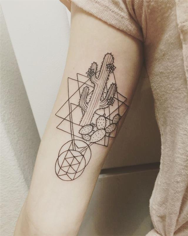 abstraktné tetovanie so zjednodušeným dizajnom zobrazujúcim prepletené trojuholníky a kaktus